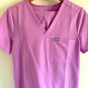 Women’s Catarina one pocket scrub top in Dusk